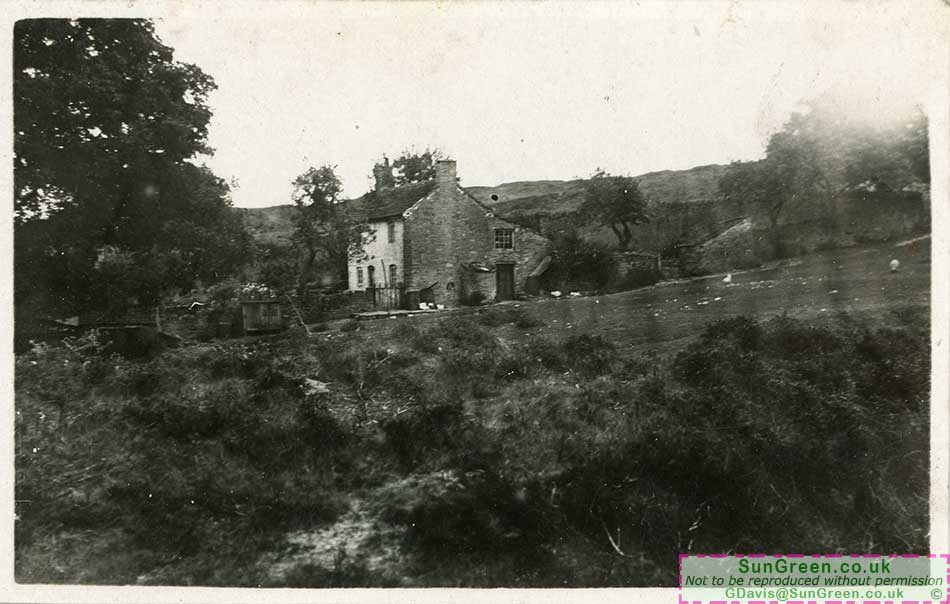 An old photo of Rose Cottage, Fetter Hill, Gloucestershire.