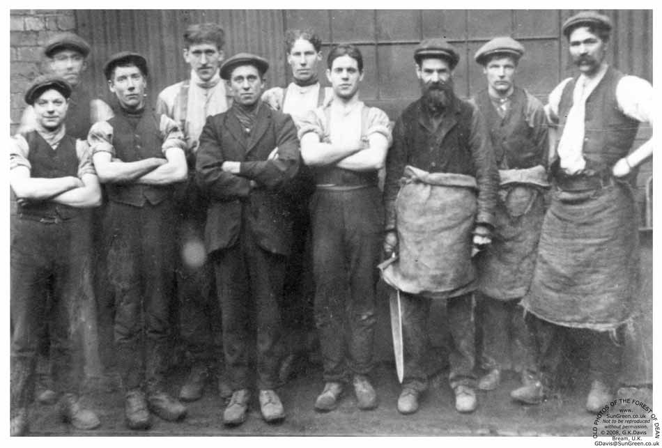 Redbrook tinplate workers c 1920