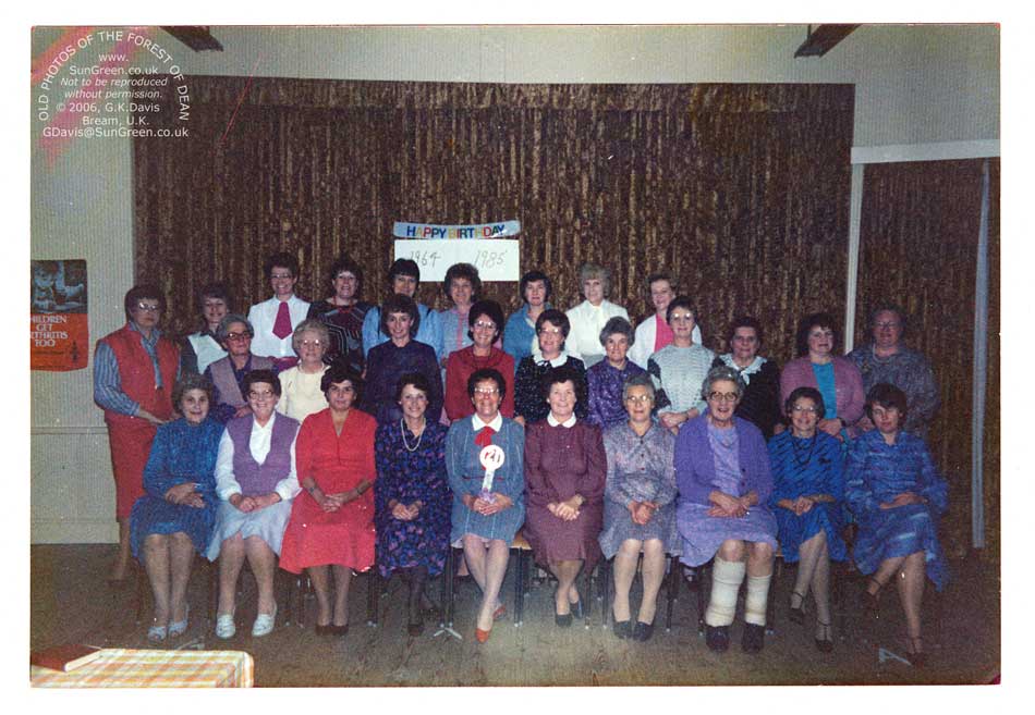 Image: Bream Tuesday Group (83k)