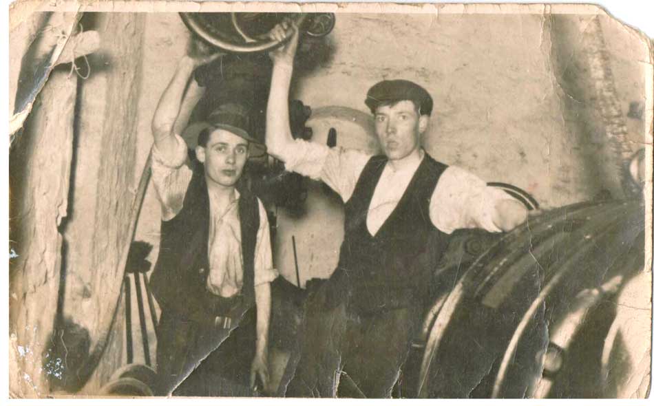 image: At Princess Royal Colliery 1931 (47k)