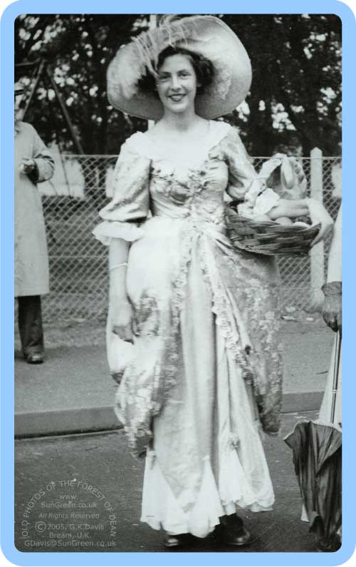 Image: Jennifer Hancocks at Bream Carnival c 1950 (46k)