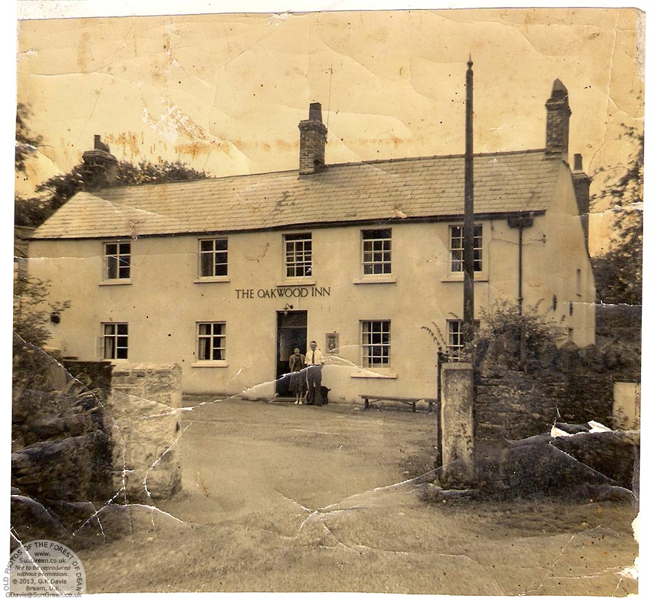 Oakwood Inn