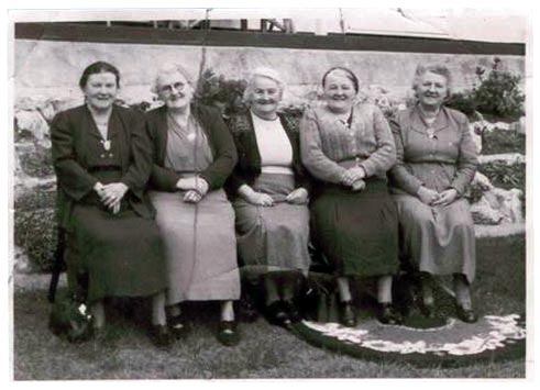 5 Lydbrook ladies.