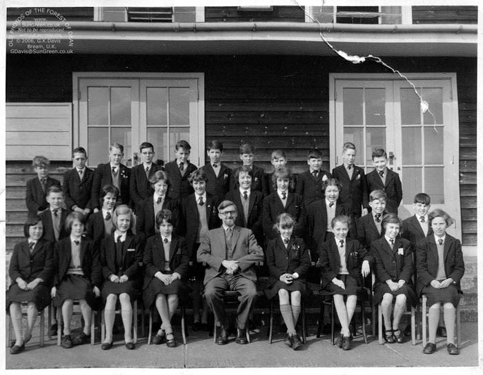 Image: Lydney Grammar School, 1L 1961 - 62  (62k)