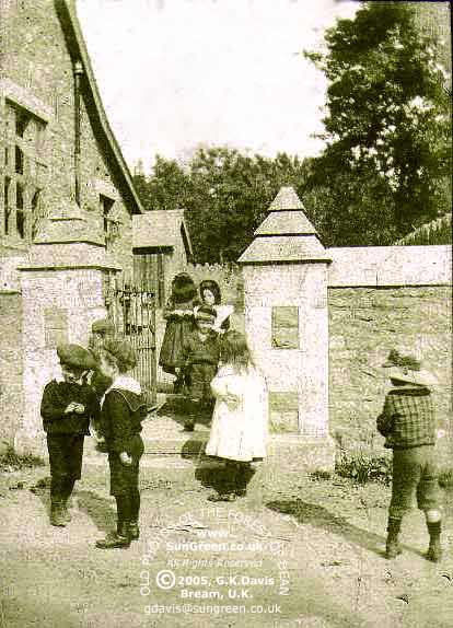 Woolaston Infants School c 1900 (34k)