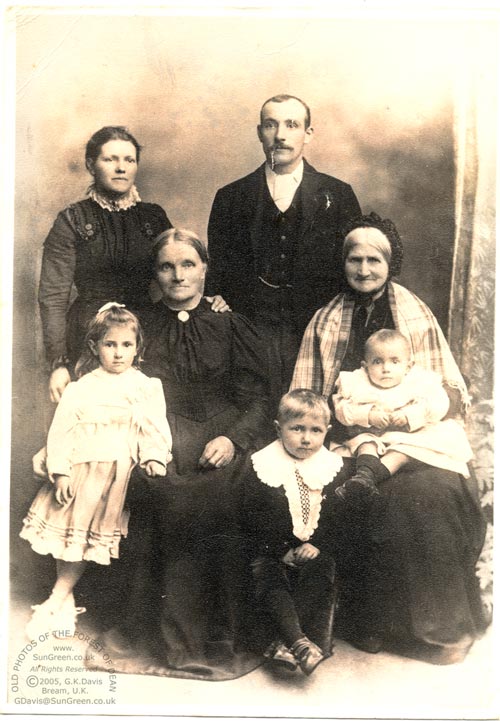 Image: Richards family Parkend 1899