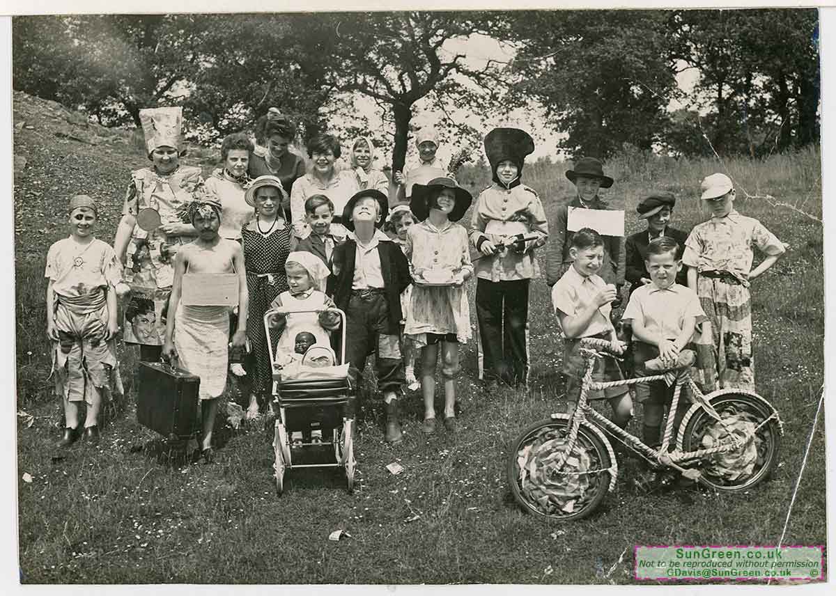A lovely old photo of children gathered in Yorkley for a carnival procession around 1950