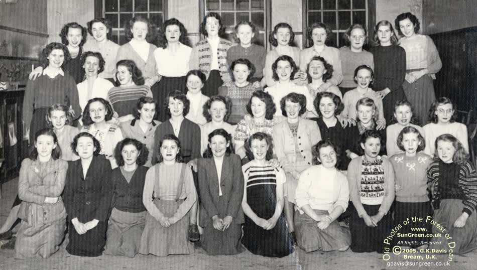 Bream Youth Club c1948 (65k)