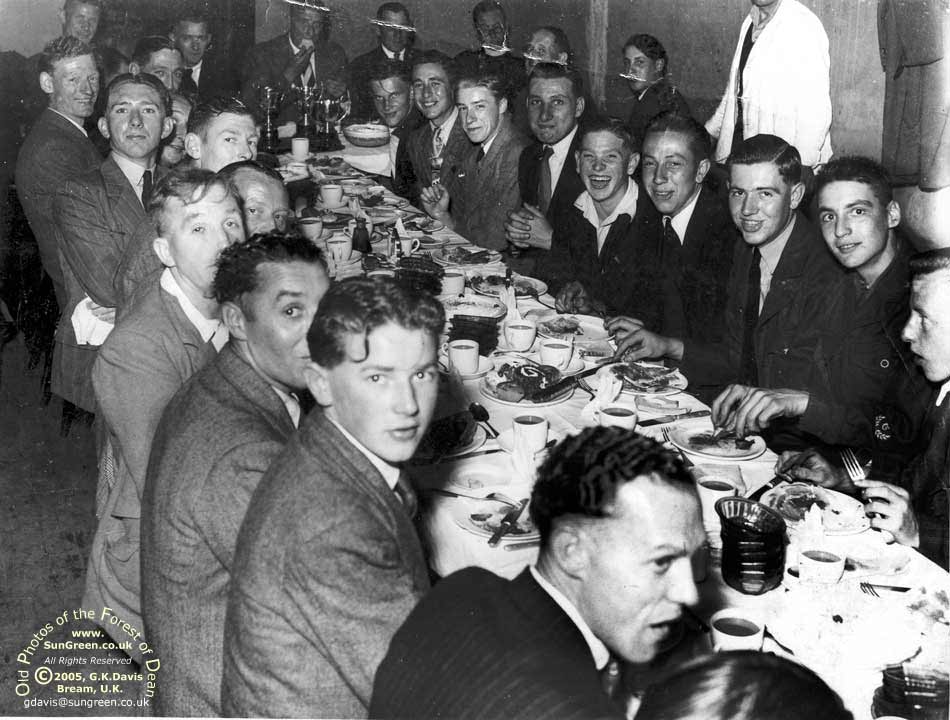 Football Club Dinner (85k)