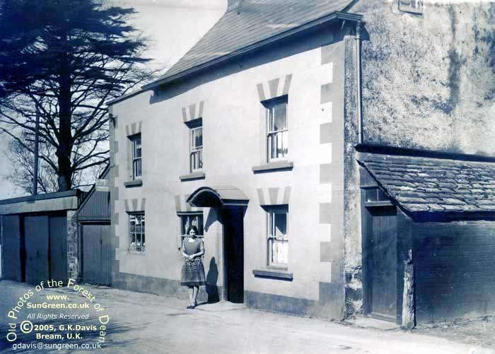 Mayploe Cottage 1931 (46k)