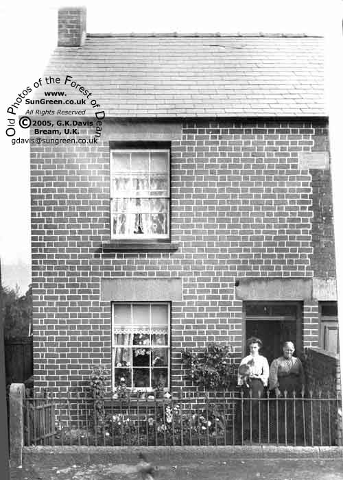 1 Montpellier Cottages, Bream (41k)