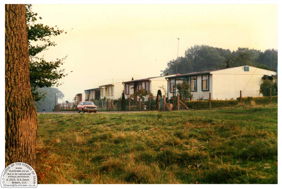 Bowsan Rd Prefabs, Bream (24k)