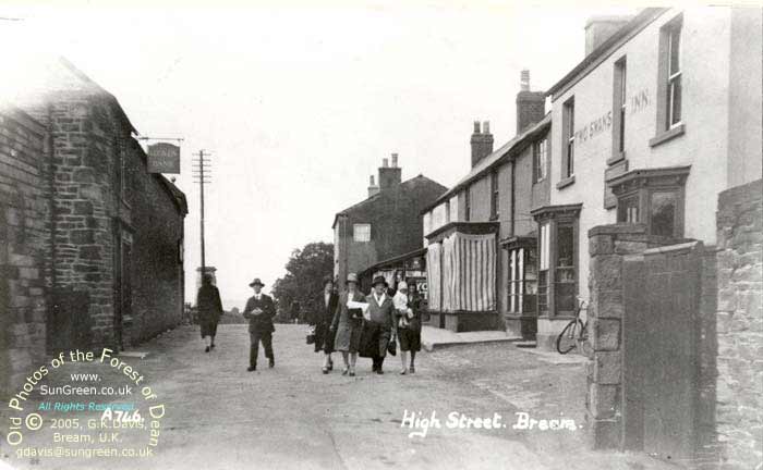 The Two Swans Inn (36k)