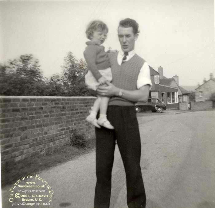 Woodside, Bream 1956 (31k)